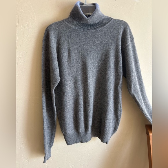 100% Two Ply Cashmere Turtleneck Valerie Stevens Sweater - Picture 4 of 10